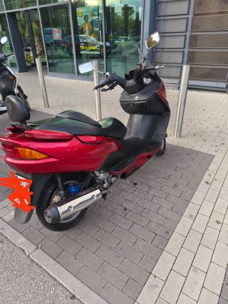 Suzuki Maxi Scooter Roja