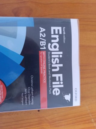 Libro de inglés A2/B1 escuela oficial de idiomas