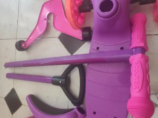Patinete infantil 4‑en‑1 con ruedas y accesorios