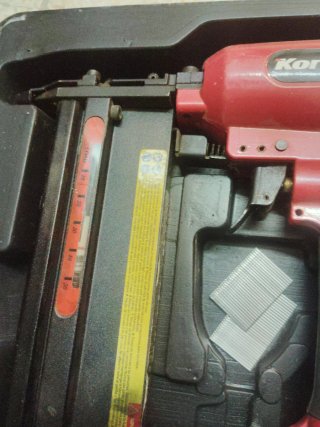 Grapadora Neumática Korman con Accesorios