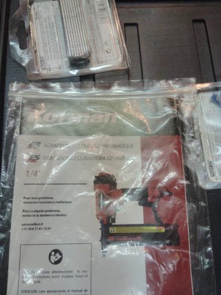 Grapadora Neumática Korman con Accesorios