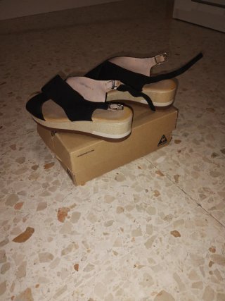 Sandalias Le Coq Sportif Beige y Negras