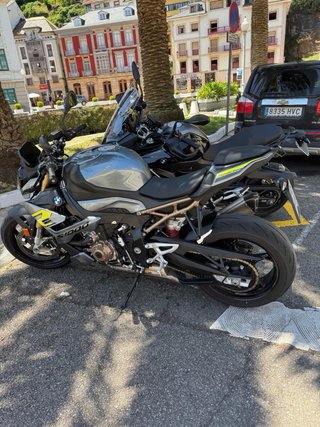 BMW S1000R