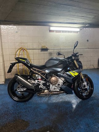 BMW S1000R