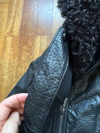 Chaqueta efecto piel Zara mujer negra