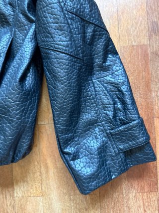 Chaqueta efecto piel Zara mujer negra