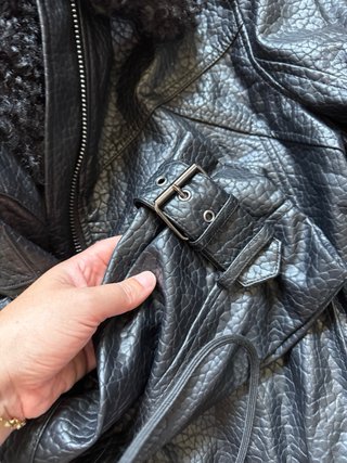 Chaqueta efecto piel Zara mujer negra