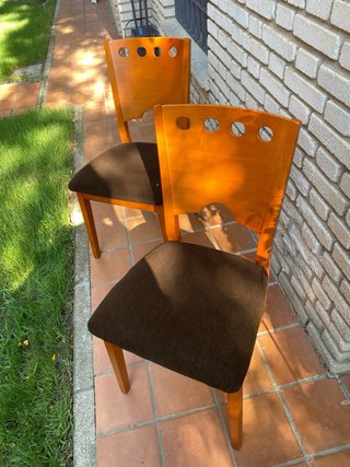 Conjunto mesa y 2 sillas de madera de haya