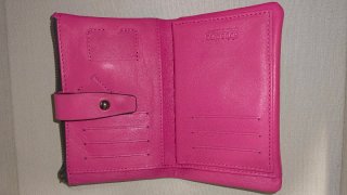 Cartera de piel rosa