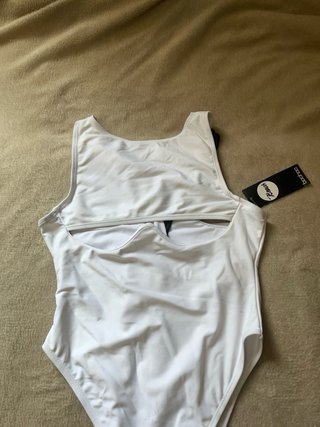 Bañador blanco con encaje