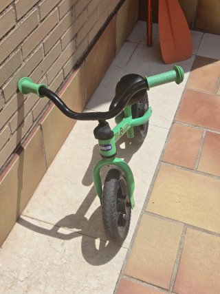 Bicicleta sin pedales Chicco 2-5 años