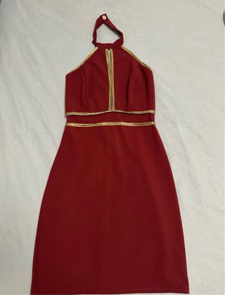 Vestido rojo con detalles dorados elastico s/m