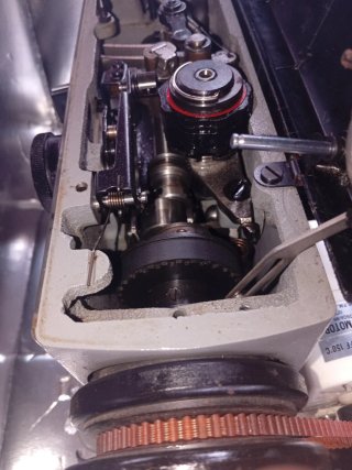Máquina de coser Alfa