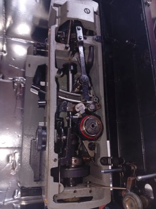 Máquina de coser Alfa