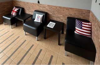 Sofás de recepción negros (piel sintética)
