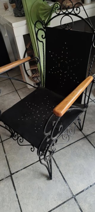 Banco de Hierro Forjado con Detalles Estrellados