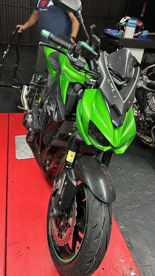 Kawasaki Z1000 Naked Moto