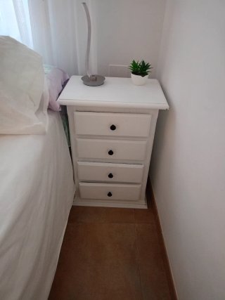 Comodini in legno di pino. Sono 2 comodini