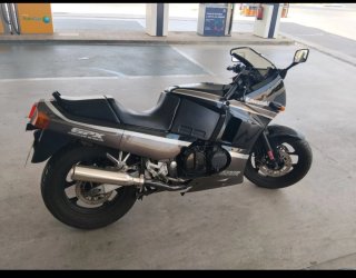 Kawasaki GPX 600 R Negra