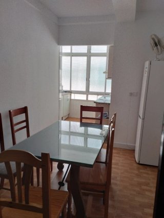 Alquiler de piso por habitaciones individuales.