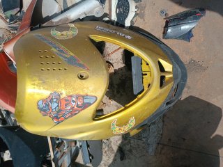Carenado frontal Suzuki Katana dorado