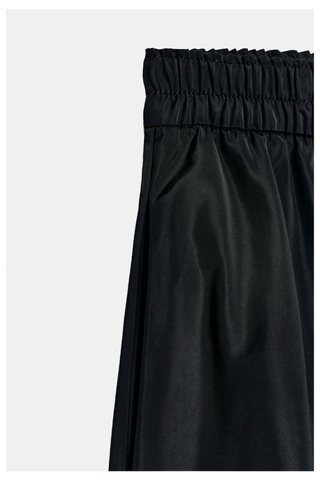 Falda midi capa negra Zara