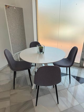 Mueble de oficina negro y gris