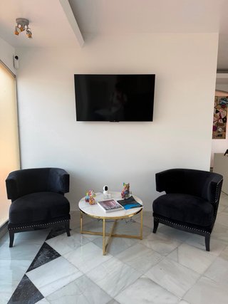 Mueble de oficina negro y gris