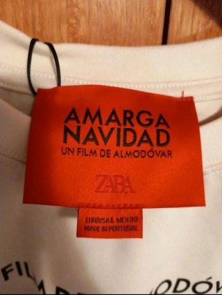 Camiseta Zara Amarga Navidad Almodóvar