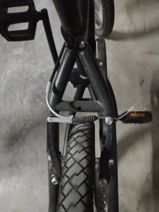 Bicicleta BMX Negra y Naranja