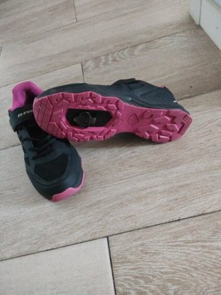 Zapatillas B-PRO Negras y Rosas