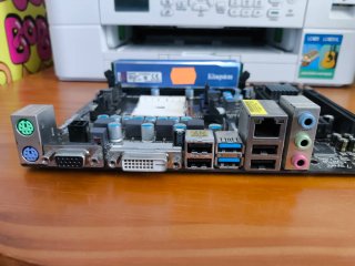 ASRock FM2A75M-DGS + AMD A4-5300 + 16GB RAM DDR3
