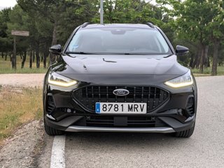 Ford Focus Active híbrido automático en garantía