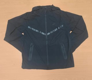 Chaqueta Nike tech Woven Negra corta vientos
