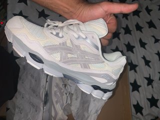 ASICS Beige y Gris Zapatillas Deportivas