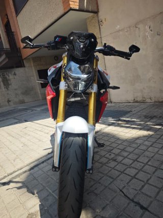 BMW F900R