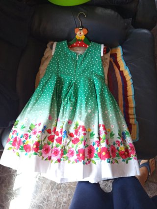 Vestido fiesta niña verde lunares flores