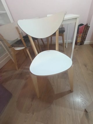 Mesa y 4 Sillas Comedor