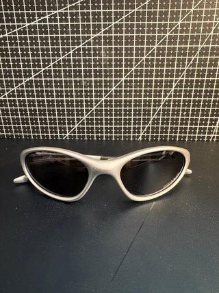 Oakley Minute