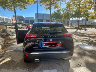 Peugeot 2008 del 2023- en perfecto estado