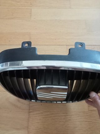 Rejilla frontal Seat Ibiza 6L Cromada