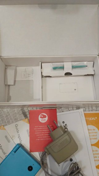 Nintendo DSi Blu - Completo di scatolo e manuali