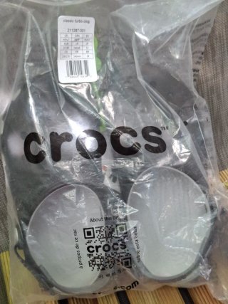 Zapatillas Crocs fuertes