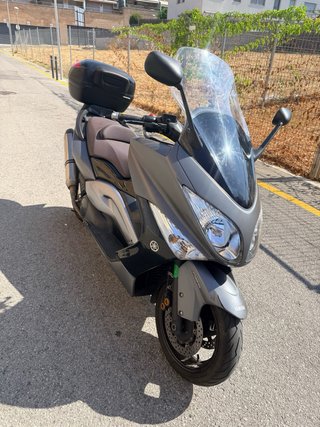 Yamaha T Max II Gris Akrapovic