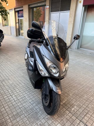 Yamaha T Max II Gris Akrapovic