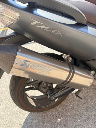 Yamaha T Max II Gris Akrapovic