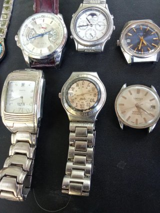 Vendo pack de reloj antiguo y correas  auténticas