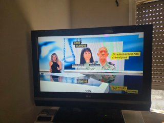 TV LG 37 pulgadas, pesado, del 2007 pero funciona