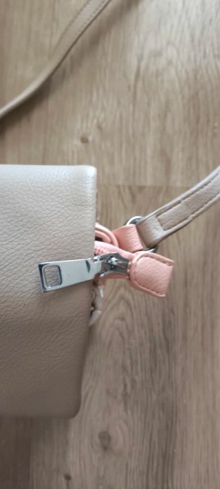 Bolso bandolera Xti beige y rosa pastel.