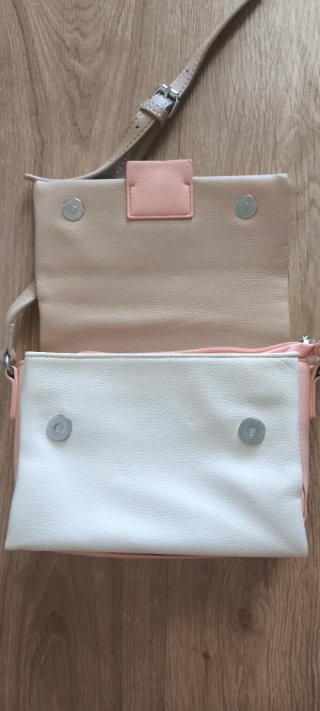 Bolso bandolera Xti beige y rosa pastel.